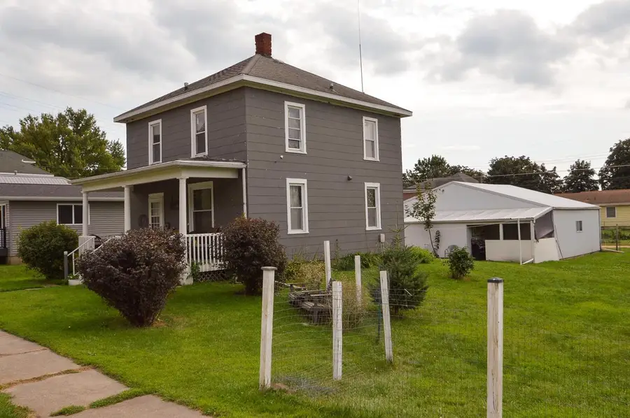 610 E Dewey Street, Cassville, WI 53806 - #3