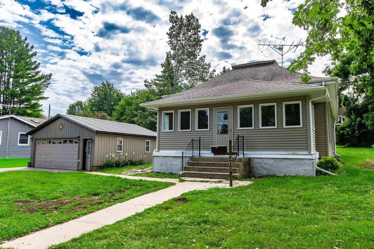 309 E Chapel Street, Dodgeville, WI 53533 - #1