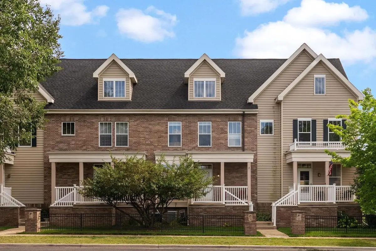 25 S Gardens Way, Fitchburg, WI 53711 - #1