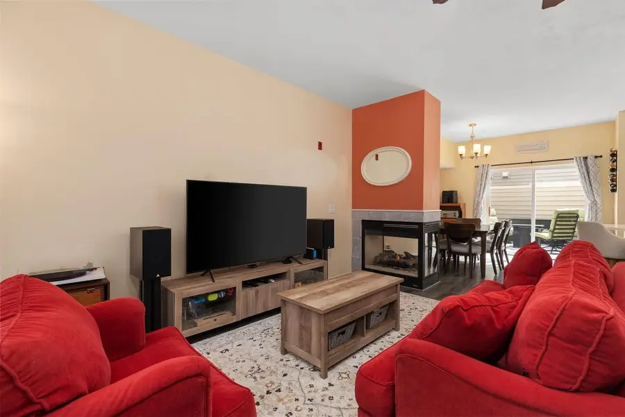 25 S Gardens Way, Fitchburg, WI 53711 - #3