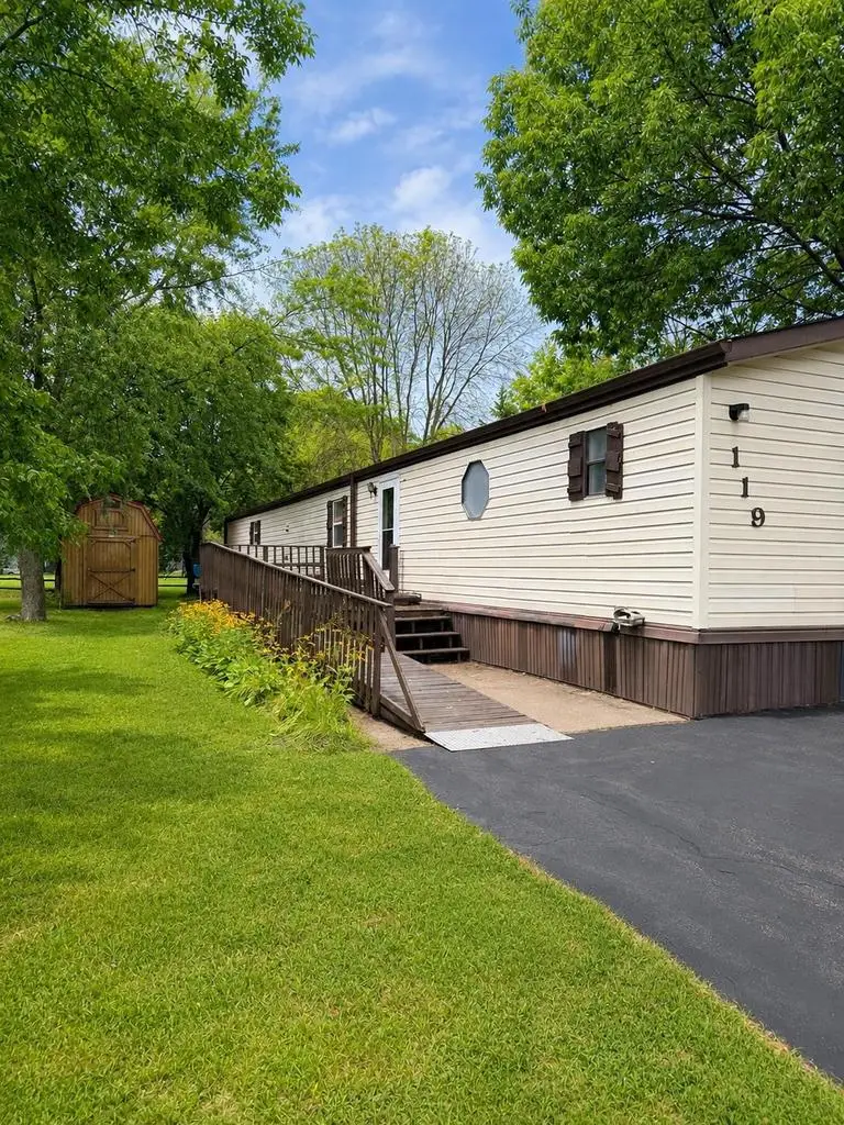 119 Oak Park Drive, Menasha, WI 54952 - #1
