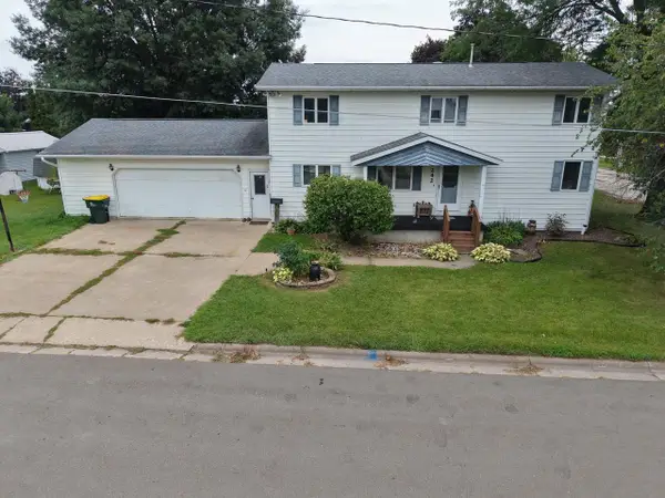 242 S Taylor Street, Lancaster, WI 53813