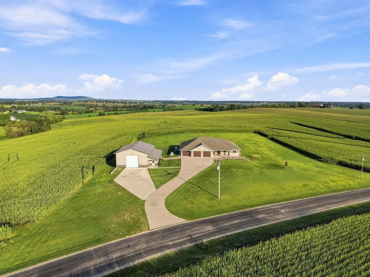 7460 Banner Road, Platteville, WI 53818 - #1