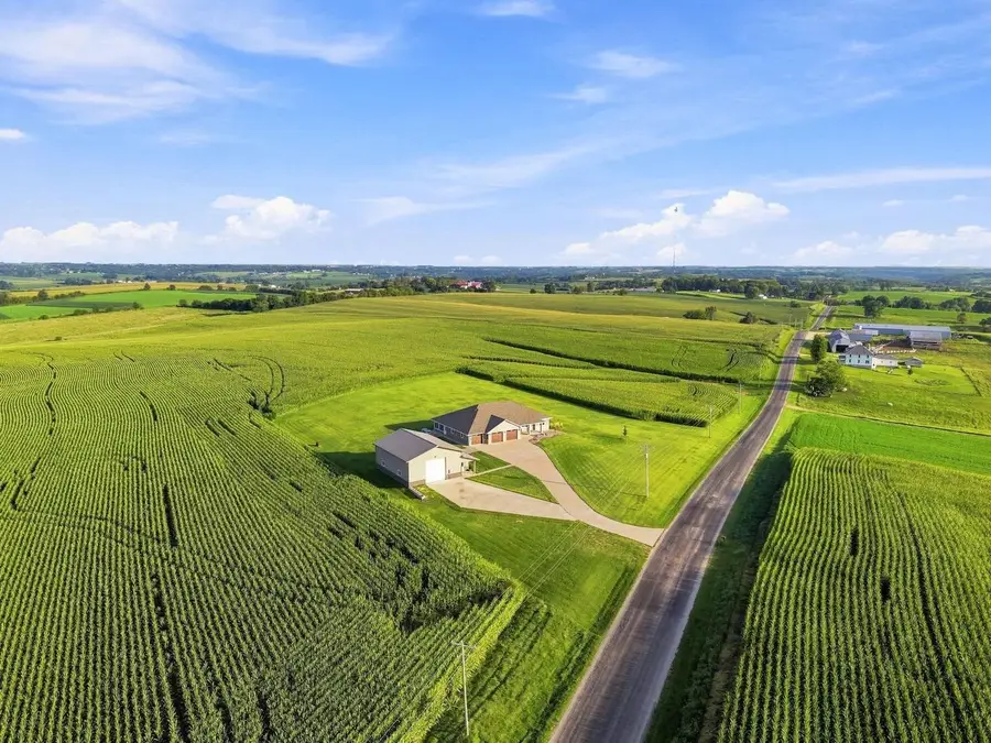 7460 Banner Road, Platteville, WI 53818 - #2