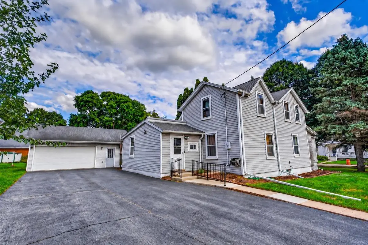 352 S BIRDSEY Street, Columbus, WI 53925 - #1
