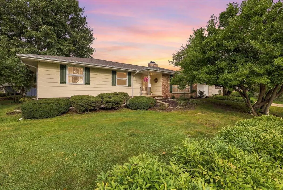 5302 Comanche Way, Madison, WI 53704 - #1