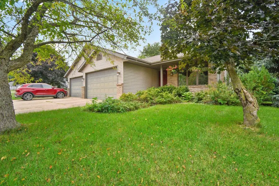 706 Forest Edge Drive, Mazomanie, WI 53560 - #2