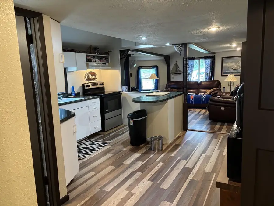 924 Garnavillo Avenue, McGregor, IA 52157 - #2
