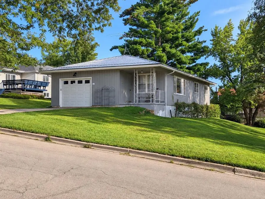 712 10th Avenue, New Glarus, WI 53574 - #2