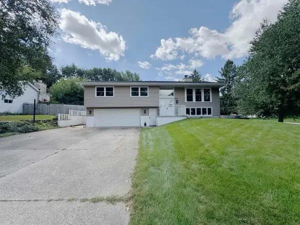 100 Canterbury Court, Waunakee, WI 53597