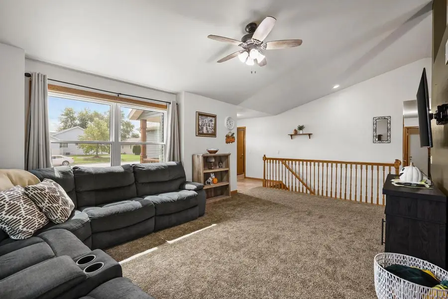141 Shawn Avenue, Arlington, WI 53911 - #3