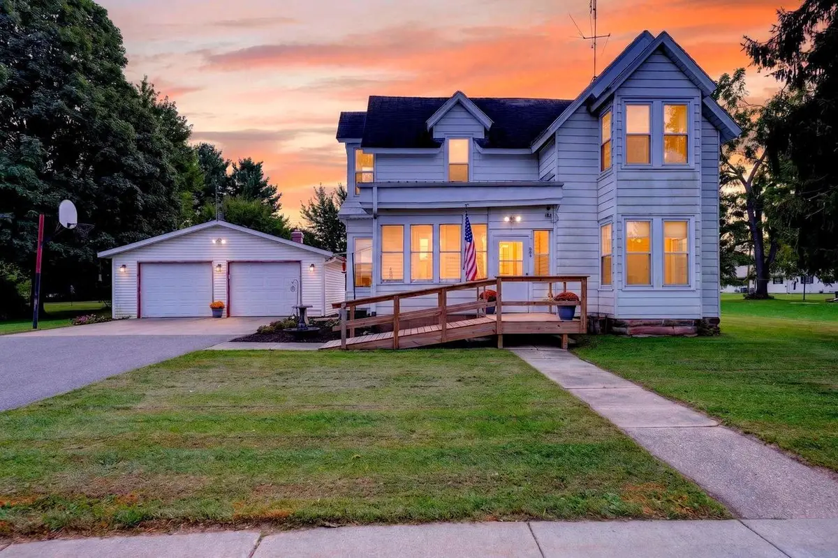 300 W Madison Street, Spring Green, WI 53588 - #1