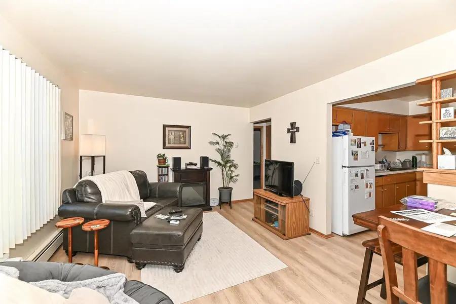 4284 S Whitnall Avenue, Milwaukee, WI 53207 - #3