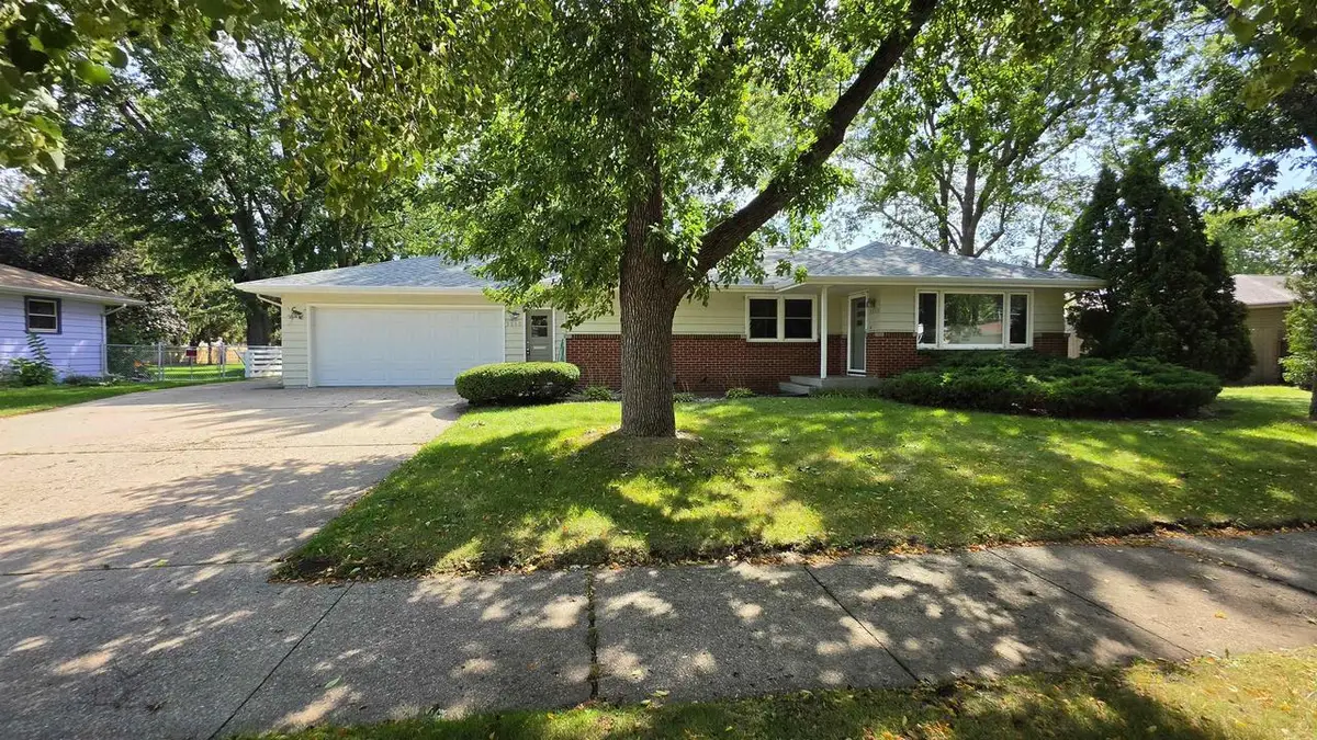 1213 Kellogg Avenue, Janesville, WI 53546 - #1