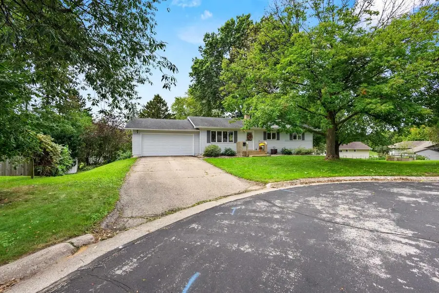 510 Westlawn Circle, Verona, WI 53583 - #2