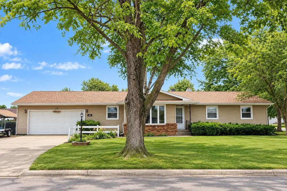906 Nicolet Street, Janesville, WI 53546 - #1