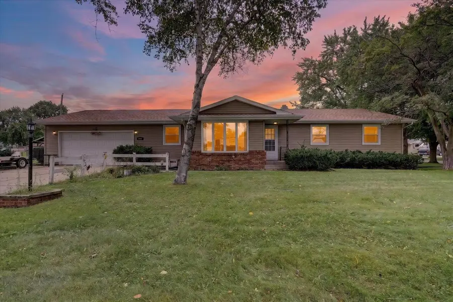 906 Nicolet Street, Janesville, WI 53546 - #2