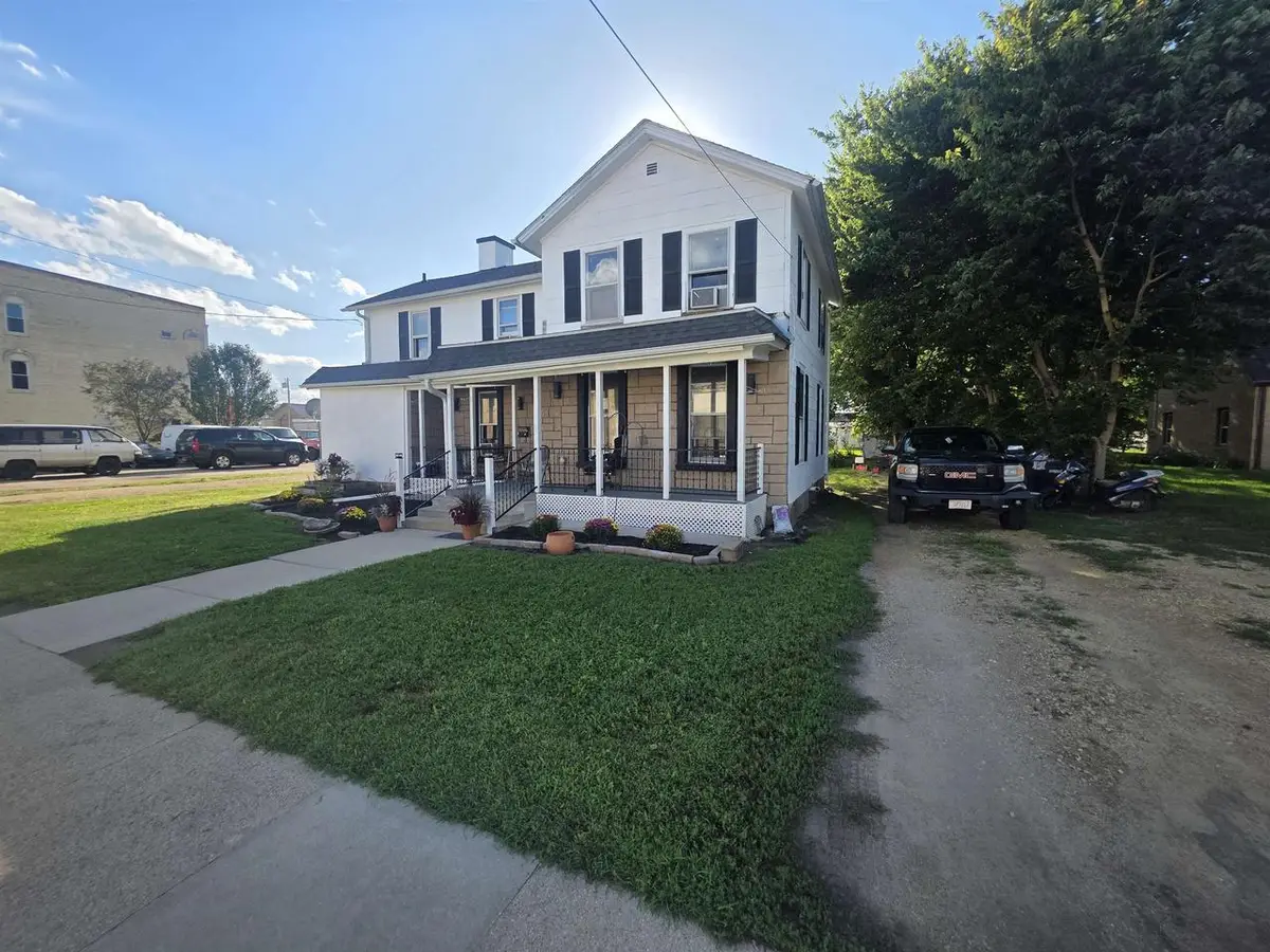 1007 W 2nd Avenue, Brodhead, WI 53520 - #1