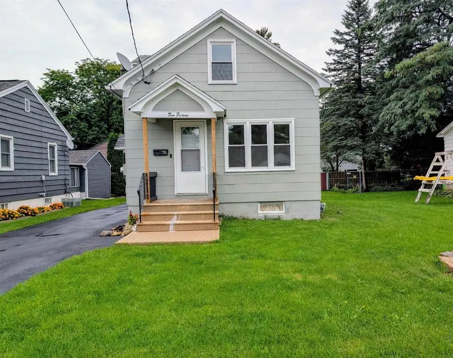 215 Wayland Street, Beaver Dam, WI 53916 - #2