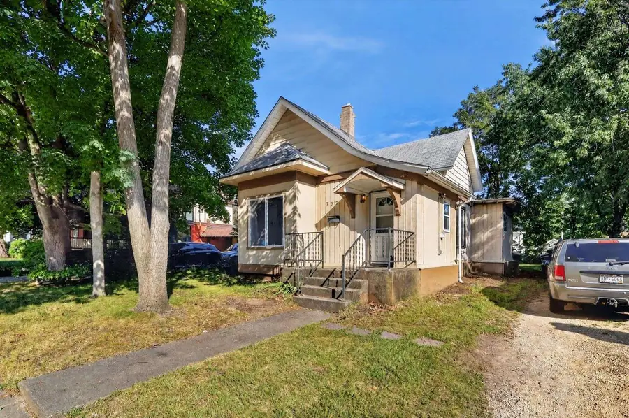 737 W Grand Avenue, Beloit, WI 53511 - #2