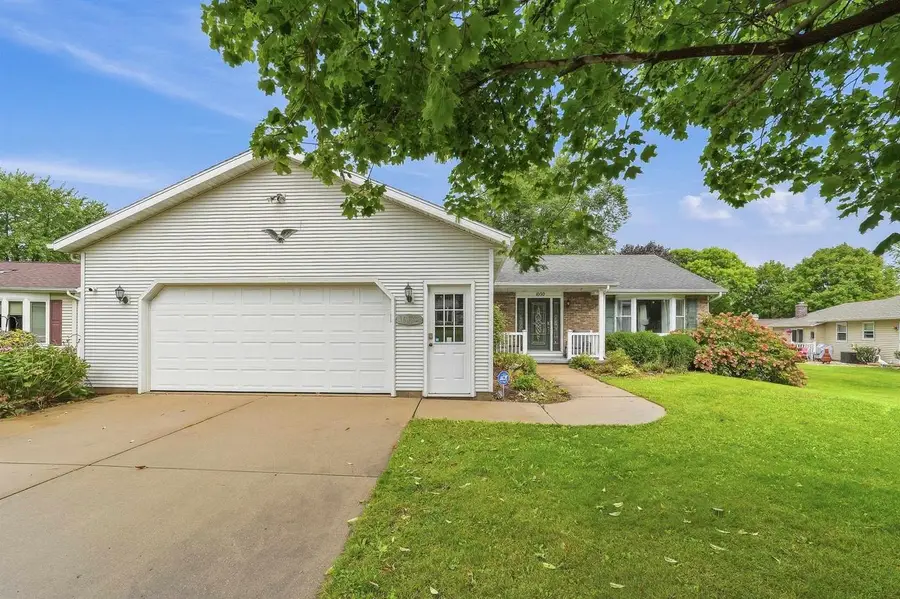 1030 S Georgetown Terrace, Beaver Dam, WI 53916 - #2