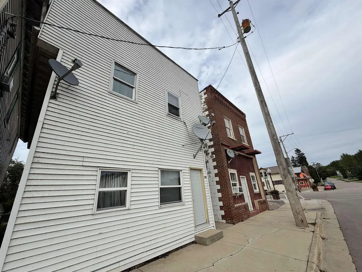 105 W Main Street, Cazenovia, WI 53924 - #1