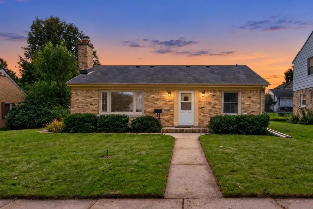 3765 E Bottsford Avenue, Cudahy, WI 53110 - #1