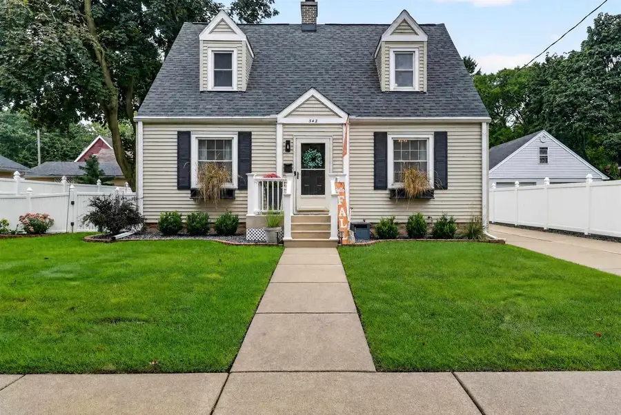 342 S Randall Avenue, Janesville, WI 53545 - #3