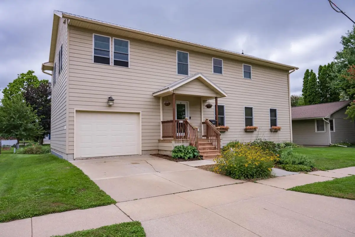 511 W Pearl Street, New Lisbon, WI 53950 - #1