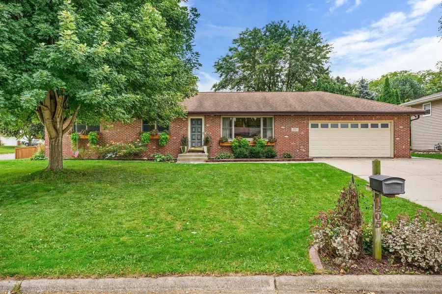 1205 Wexford Drive, Waunakee, WI 53597 - #2