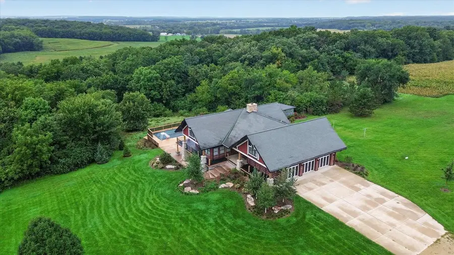 4025 S Bernstein Road, Orfordville, WI 53576 - #2