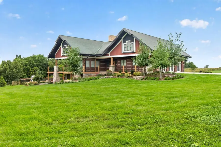4025 S Bernstein Road, Orfordville, WI 53576 - #3