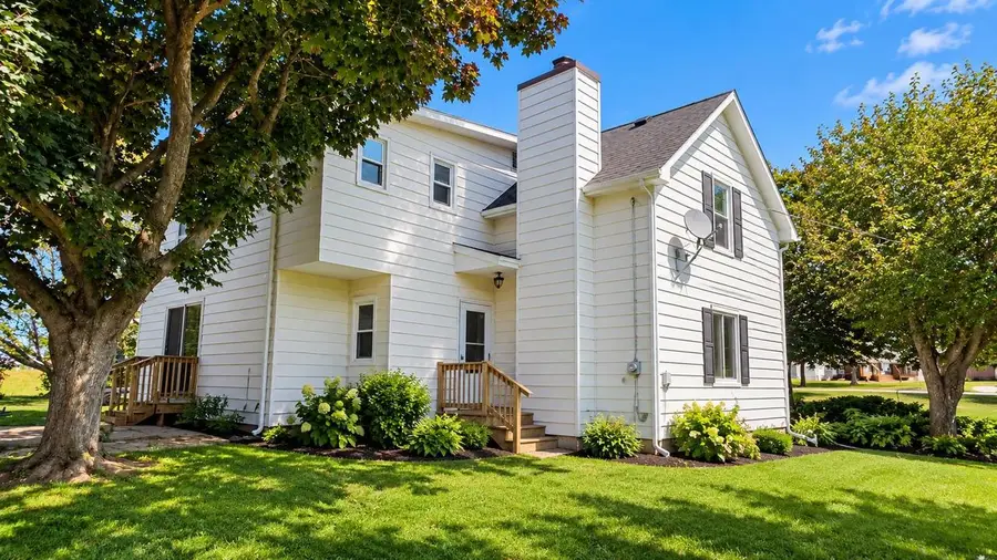 1043 N Monroe Street, Waterloo, WI 53594 - #2