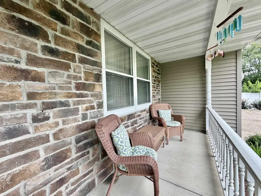 711 E Azalea Terrace, Beloit, WI 53511 - #2