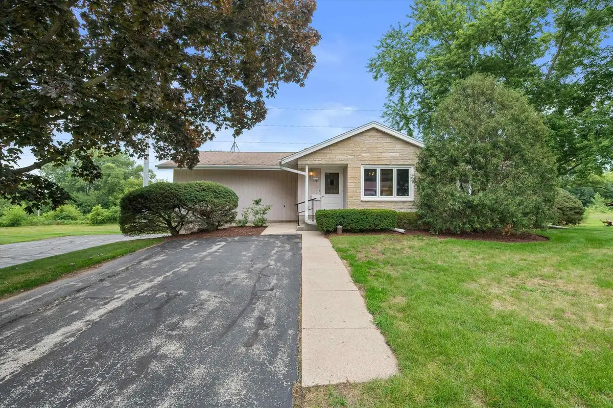 2305 Patricia Lane, Waukesha, WI 53188 - #1