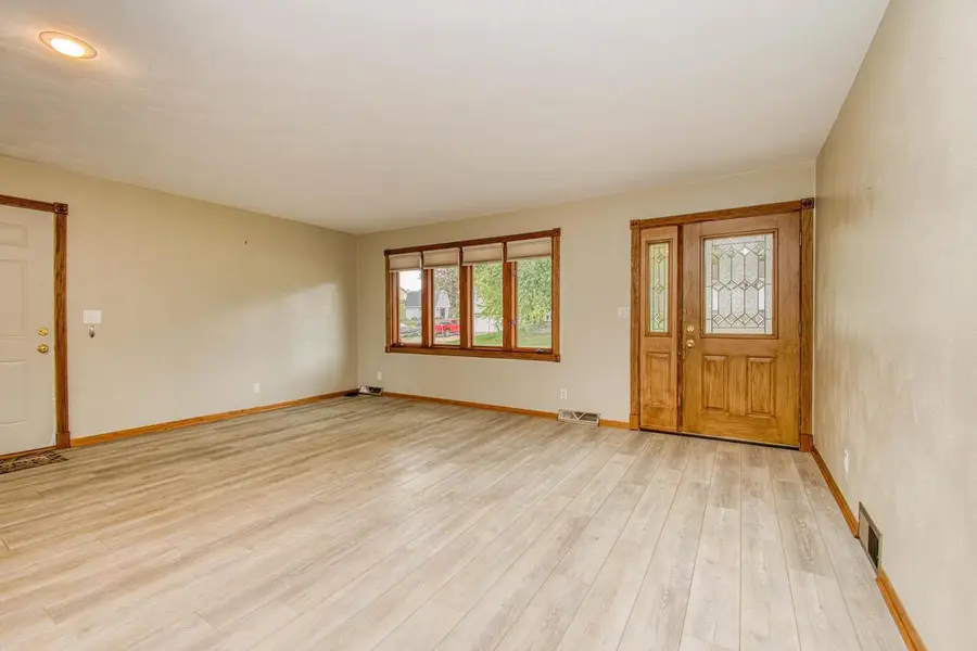 913 Arrowhead Drive, East Dubuque, IL 61025 - #2