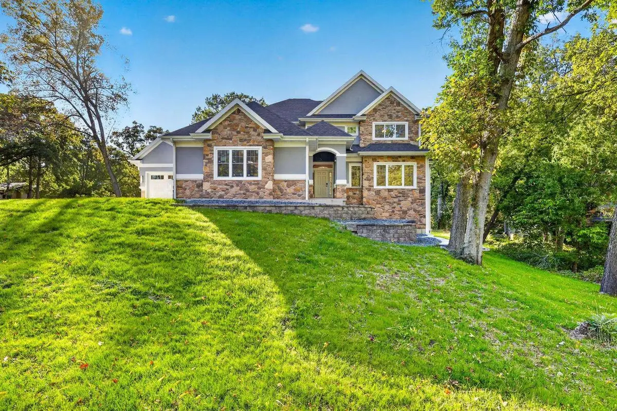 2652 Oak Crest Circle, Sun Prairie, WI 53590 - #1