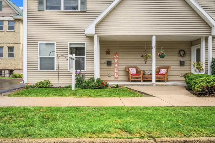 1011 Summit Avenue #11, Stoughton, WI 53589 - #2