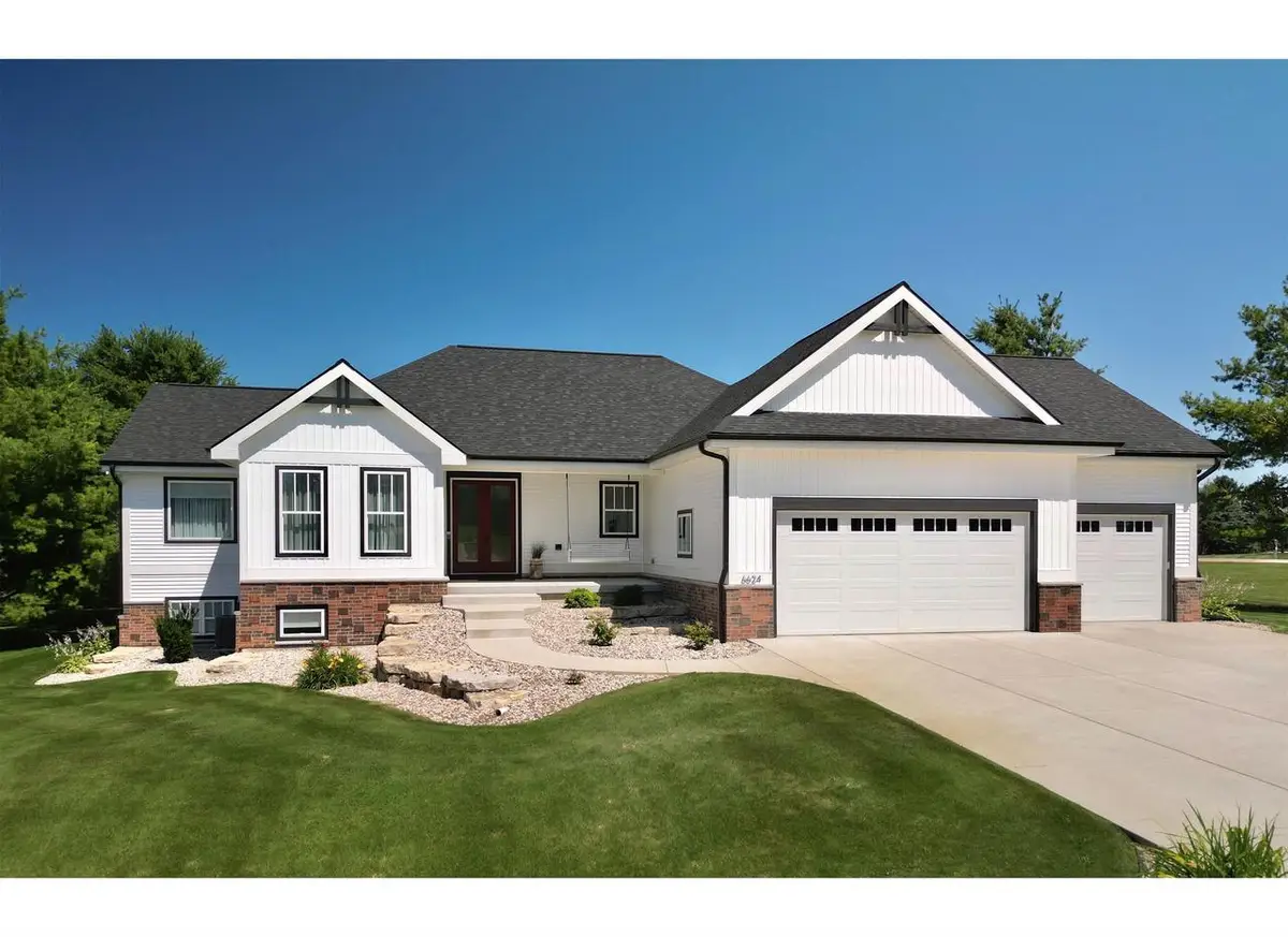 6624 Covered Bridge Trail, Sun Prairie, WI 53590 - #1