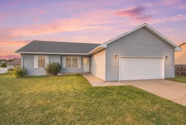 745 Crestview Drive, Reedsburg, WI 53959