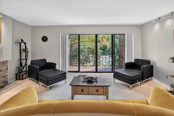 6302 Mineral Point Road #201, Madison, WI 53705