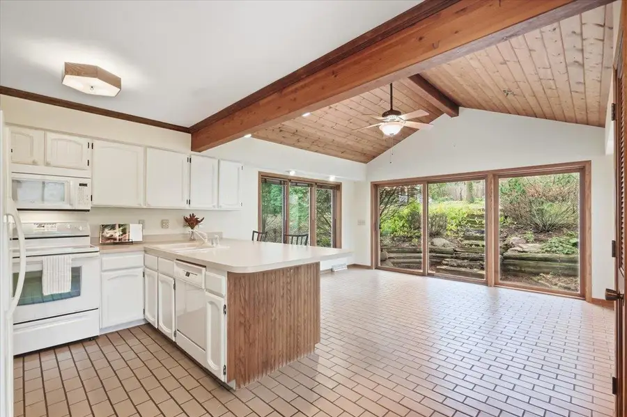 2621 Mission Circle, Madison, WI 53713 - #2