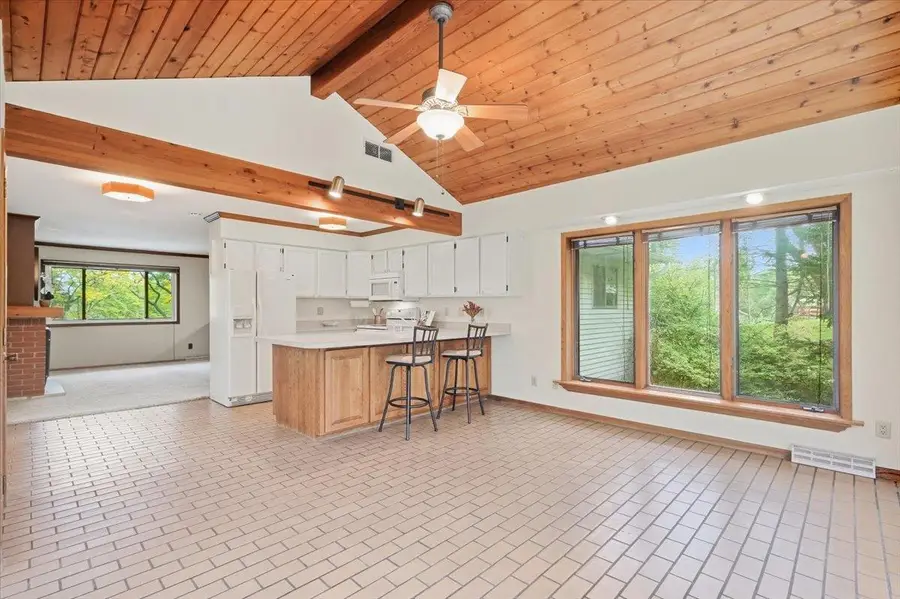 2621 Mission Circle, Madison, WI 53713 - #3