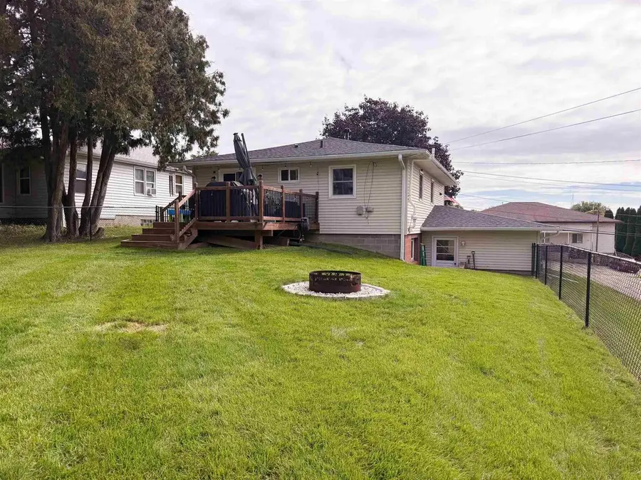 610 S Chestnut Street, Platteville, WI 53818 - #3
