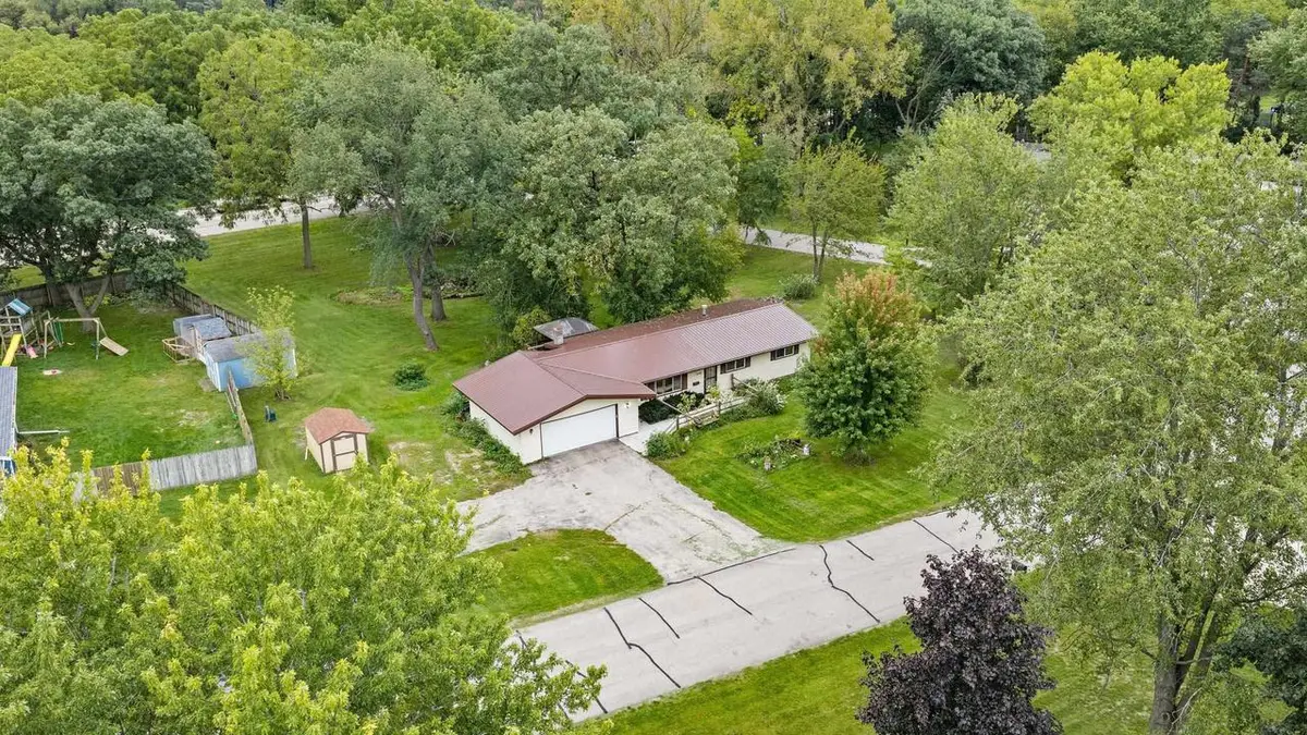10168 N Amber Trail, Edgerton, WI 53534 - #1