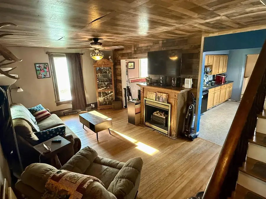 406 E Amelia Street, Cassville, WI 53806 - #2