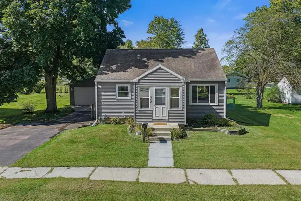 512 Ellinwood Avenue, Reedsburg, WI 53959