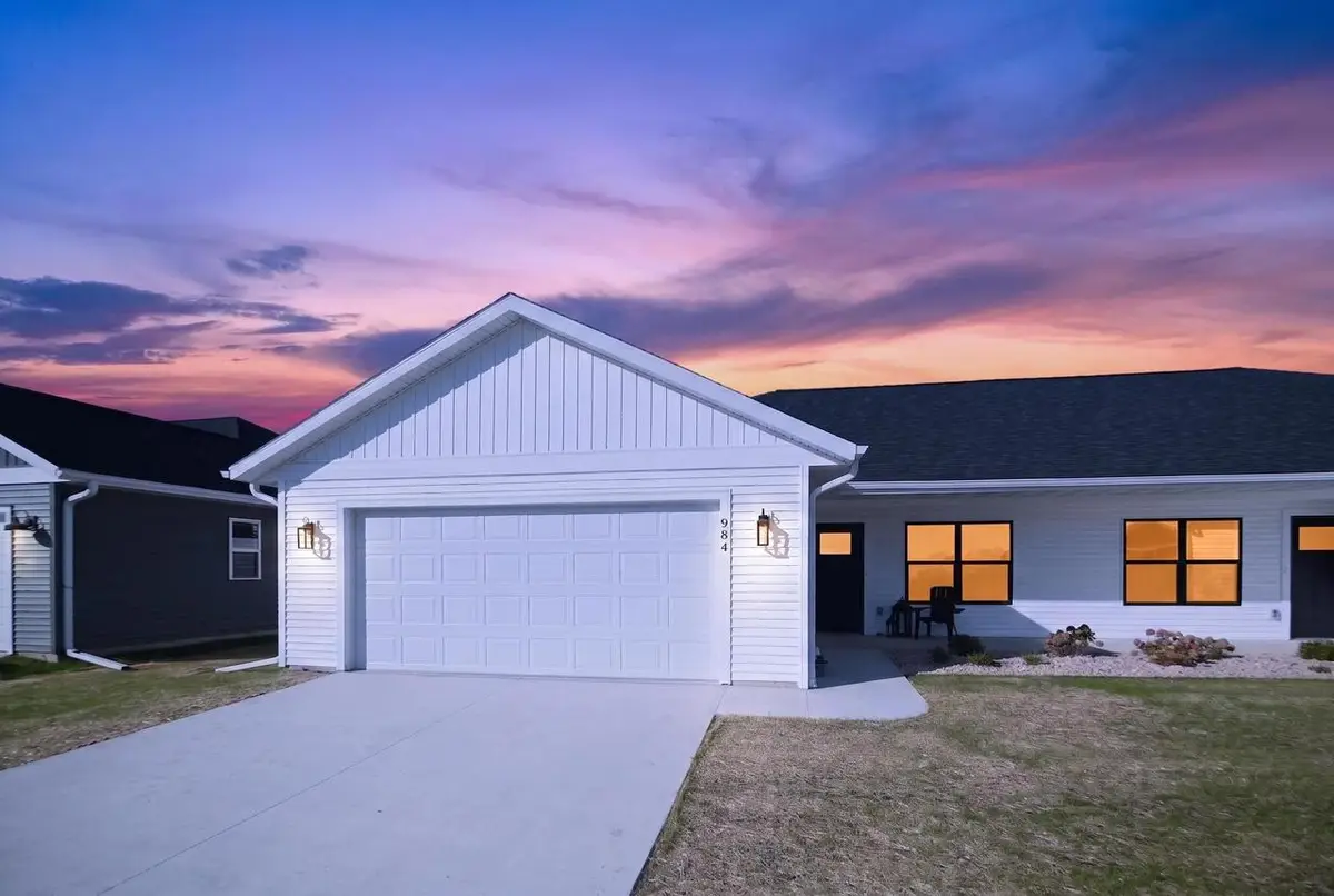 966 Bell Circle, Arlington, WI 53911 - #1