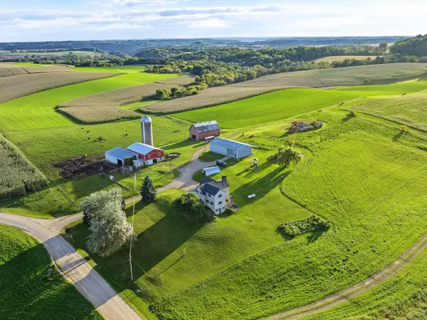 S8199 Gilman Road, Ferryville, WI 54628