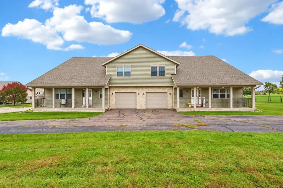 212 Hometown Avenue, Fall River, WI 53932 - #2